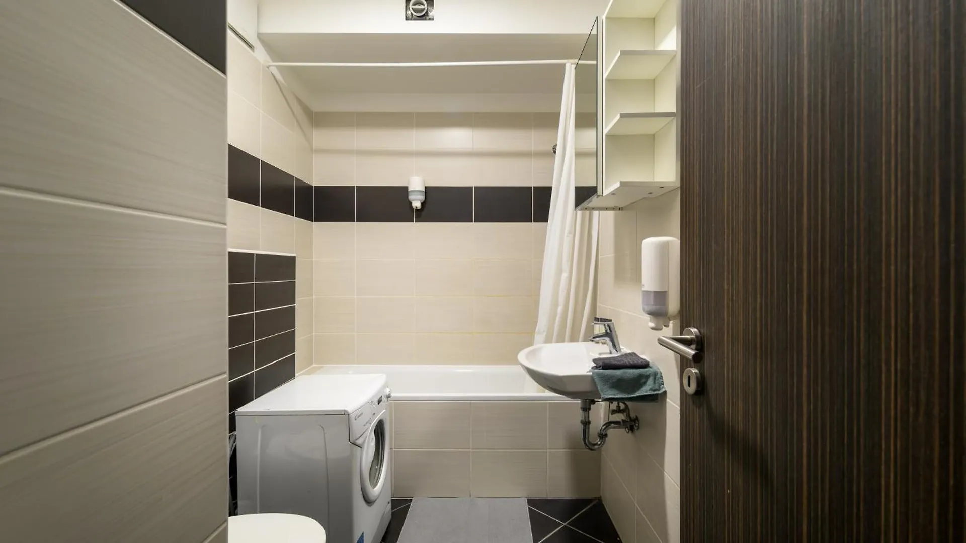 Sun Resort Residential Suite-Free Parking Garage Same Building Budapest 0*,  Hungary